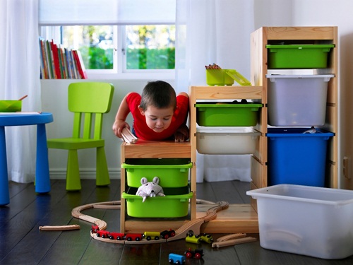 你知道你家小寶貝擁有多少玩具嗎?答案近500個，IKEA用